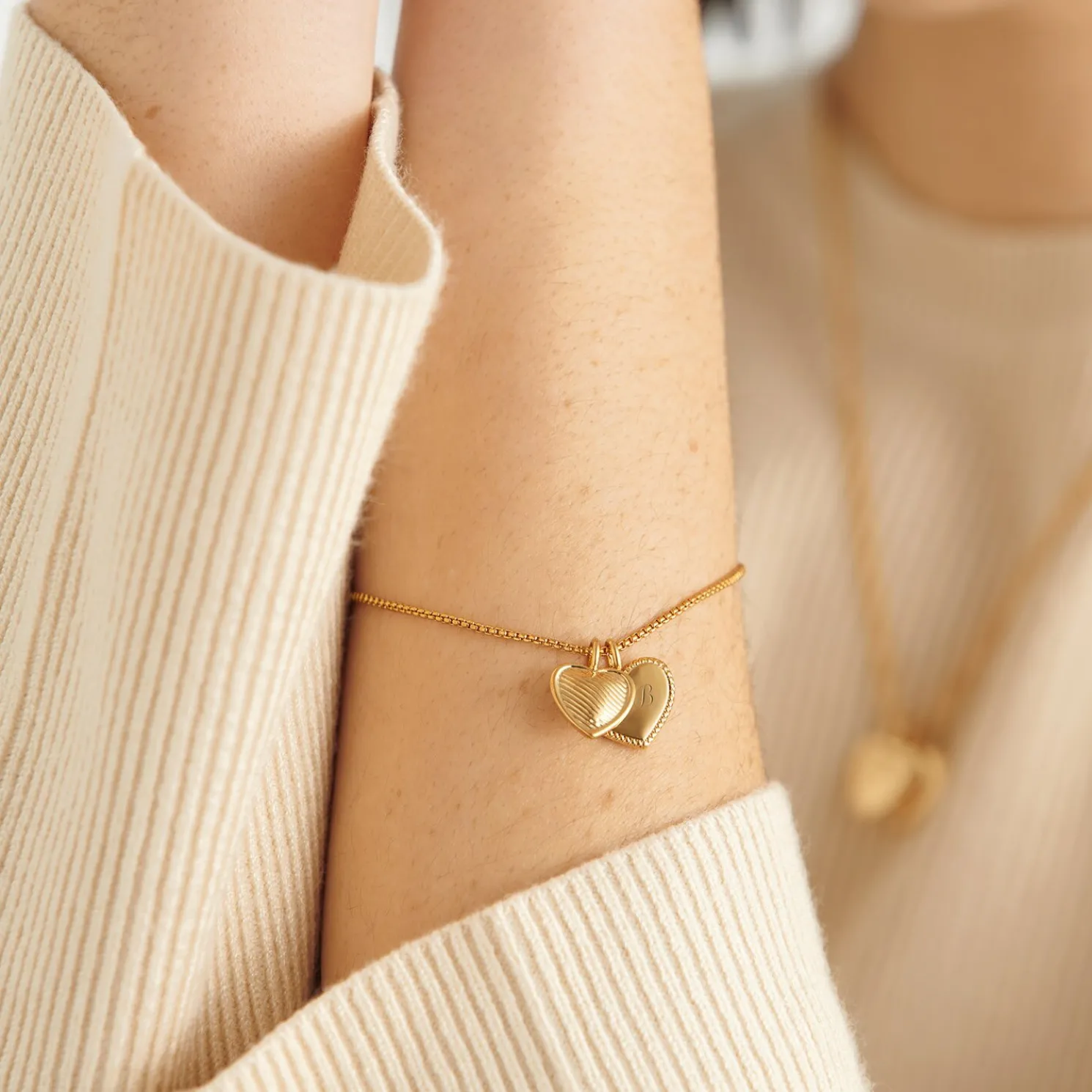 Auntie' Waterproof Gold Sentiment Bracelet