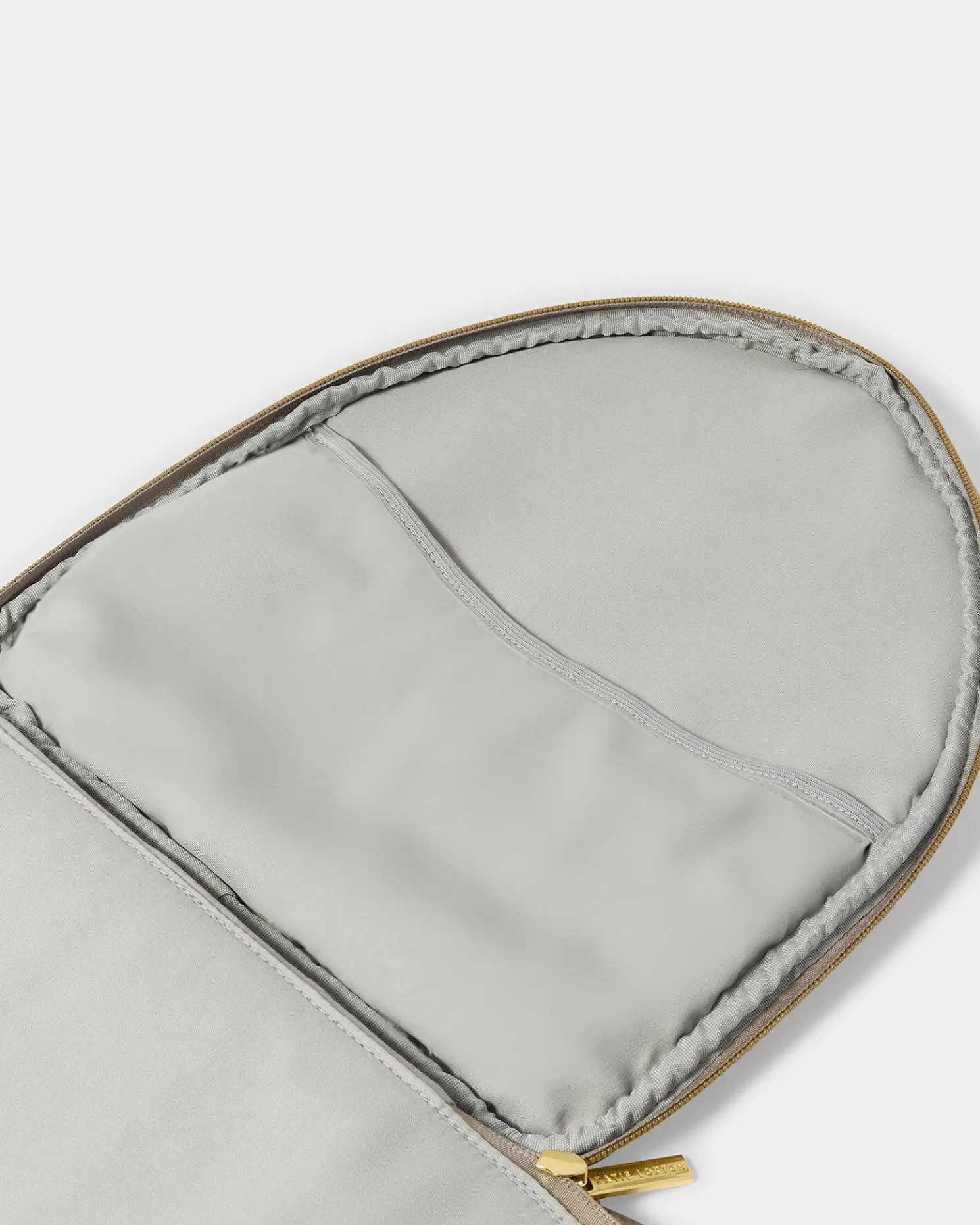 Fold-Out Garment Weekend Bag