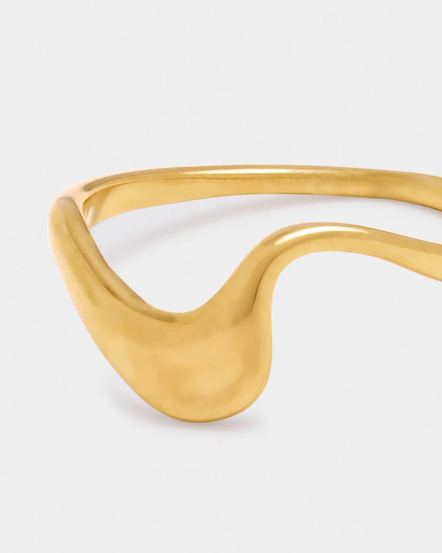 Marina Wave Ring in Gold